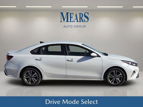 Used 2024 Kia Forte LXS image 7