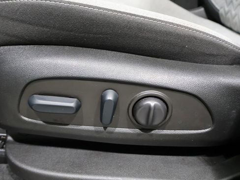 Used 2022 Chevrolet Equinox LT w/ LPO, Floor Liner Package image 12