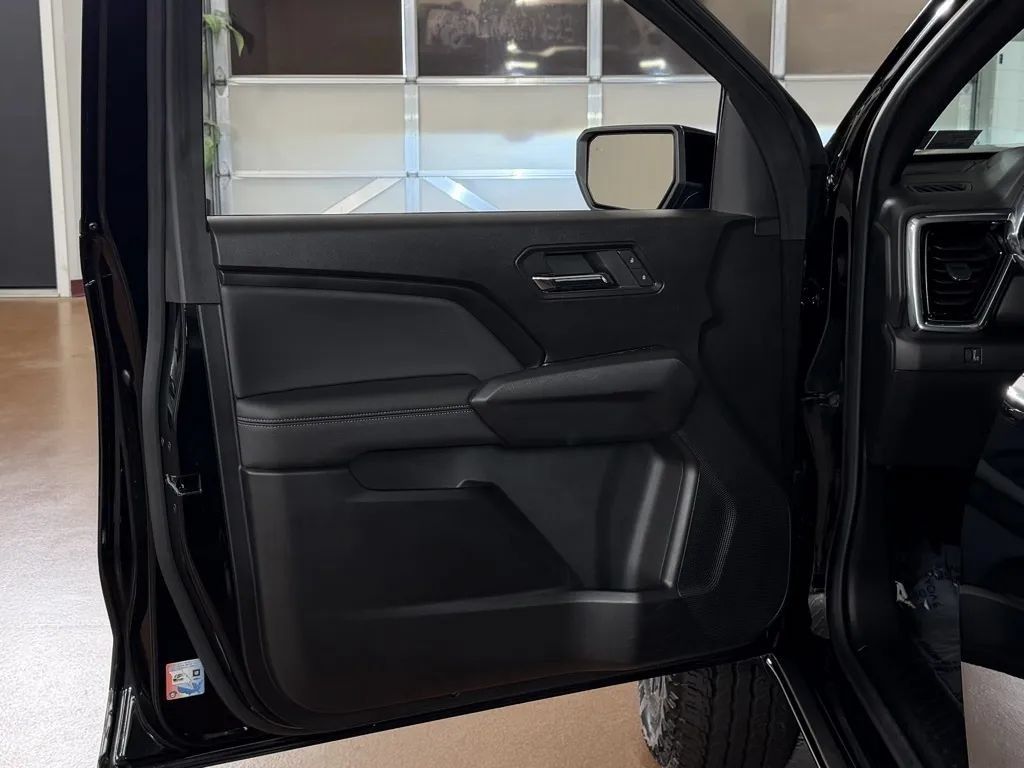Used 2023 GMC Canyon Elevation w/ Convenience Package AWD/4WD image 16