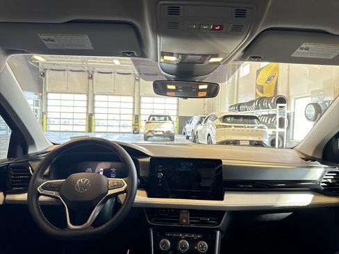 Used 2025 Volkswagen Taos S image 20