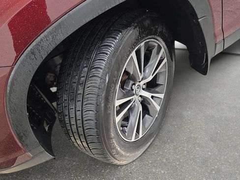 Used 2019 Toyota Highlander LE AWD/4WD image 29