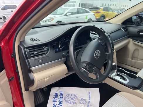 Used 2012 Toyota Camry LE image 9