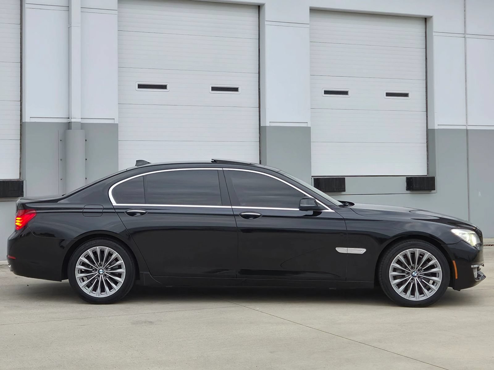 Used 2015 BMW 740Li RWD image 9