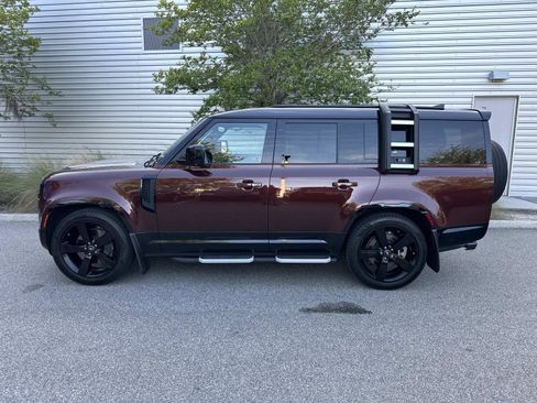 Used 2023 Land Rover Defender 130 X-Dynamic SE image 2