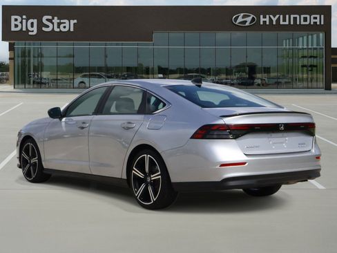 Used 2024 Honda Accord Sport image 3