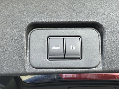 Certified 2026 Nissan Rogue SV w/ SV Premium Package image 33