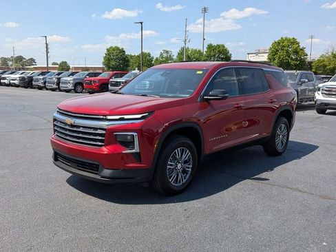 New 2026 Chevrolet Traverse LT w/ LPO, Floor Liner Package FWD image 7