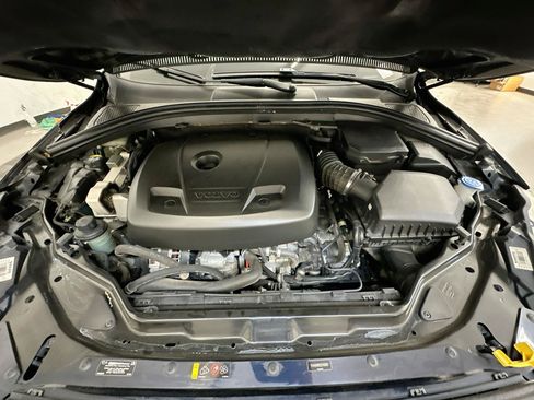 Used 2017 Volvo XC60 T6 Dynamic w/ Preferred Option Package AWD/4WD image 36