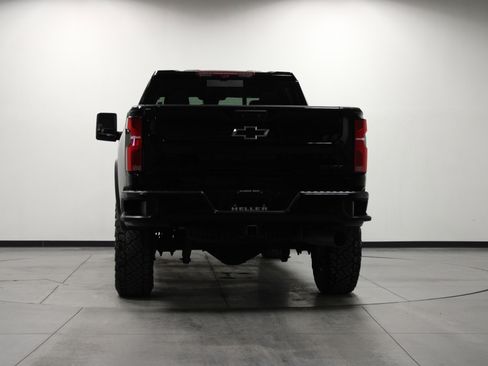 Used 2025 Chevrolet Silverado 2500 ZR2 w/ Technology Package image 5