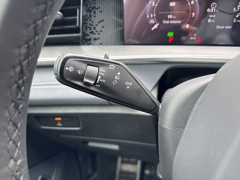 New 2026 Volkswagen Tiguan SE R-Line FWD image 37