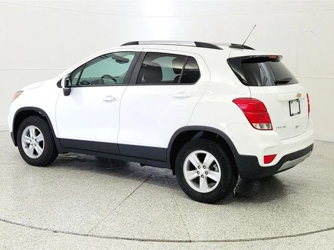 Used 2021 Chevrolet Trax LT w/ LT Convenience Package image 5