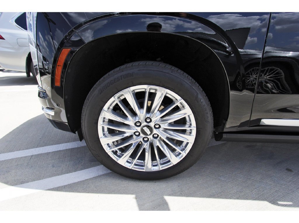 Used 2026 Cadillac Escalade Luxury AWD/4WD image 32