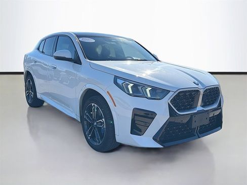Used 2025 BMW X2 xDrive28i image 2