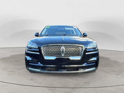 Used 2023 Lincoln Aviator Standard w/ Class IV Trailer Tow Package image 2