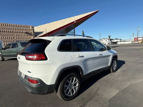Used 2016 Jeep Cherokee Latitude image 4