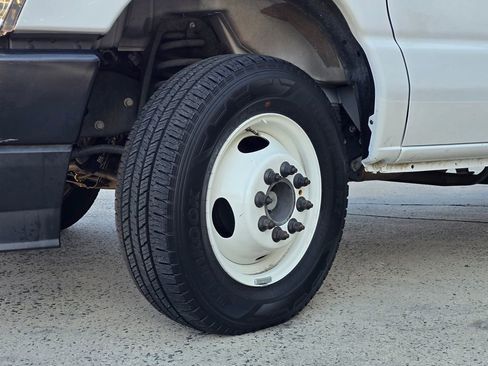 Used 2024 Ford E-350 and Econoline 350 Super Duty w/ Driver's Safety Package image 14