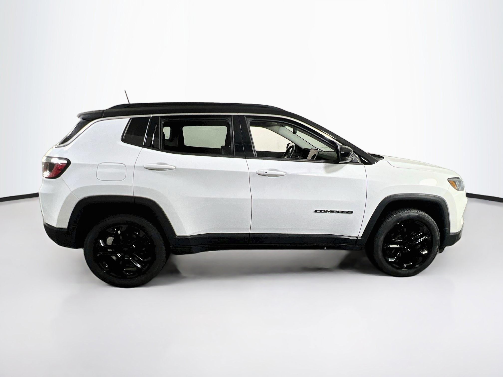 Used 2022 Jeep Compass Limited AWD/4WD image 4