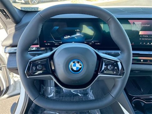 Certified 2025 BMW i5 eDrive40i w/ Premium Package image 20