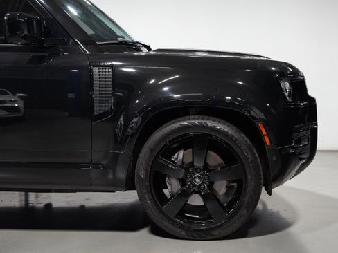 Used 2023 Land Rover Defender 110 X-Dynamic SE AWD/4WD image 4