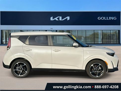 Certified 2025 Kia Soul EX image 2