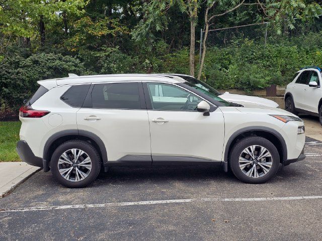 Used 2023 Nissan Rogue SV w/ SV Premium Package AWD/4WD image 3