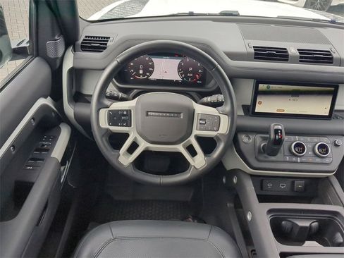 Used 2024 Land Rover Defender 110 S image 17