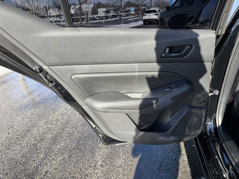 Used 2024 Nissan Altima 2.5 SV image 31