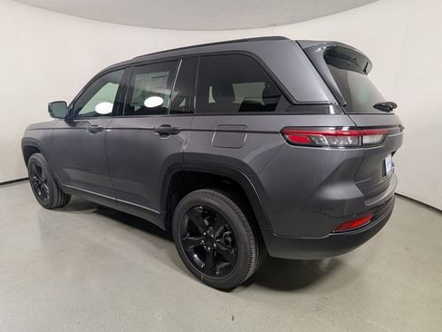 New 2025 Jeep Grand Cherokee Altitude image 6