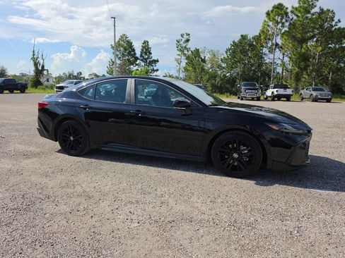 Used 2025 Toyota Camry SE FWD image 2