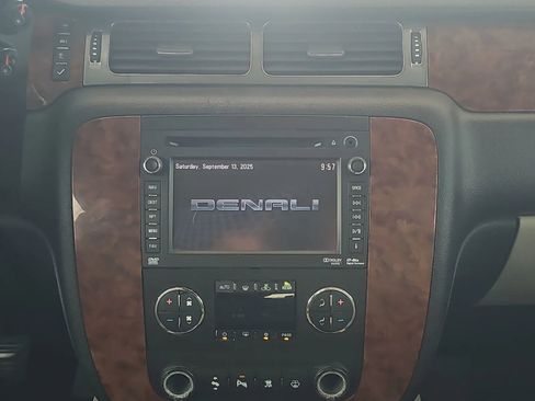 Used 2013 GMC Yukon Denali image 16