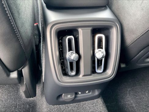 Used 2023 Volvo C40 P8 Recharge Plus w/ Climate Package image 38