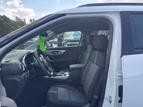 New 2025 Chevrolet Blazer LT w/ Convenience Package image 10