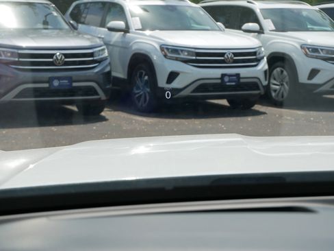 Certified 2025 Volkswagen Atlas SEL AWD/4WD image 28