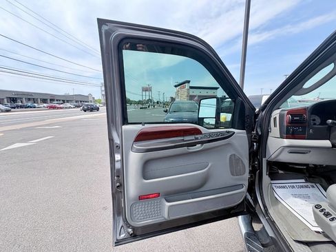 Used 2007 Ford F350 Lariat AWD/4WD image 18