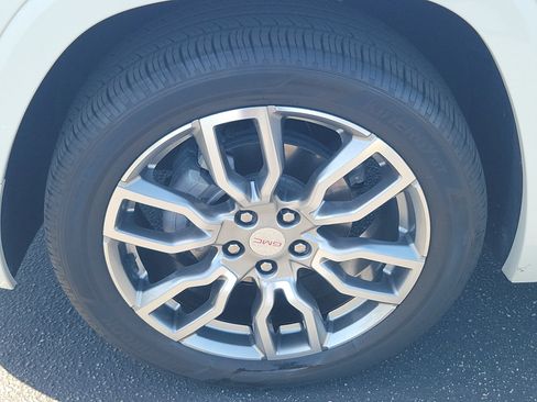 Used 2023 GMC Terrain Denali w/ Denali Premium Package AWD/4WD image 8