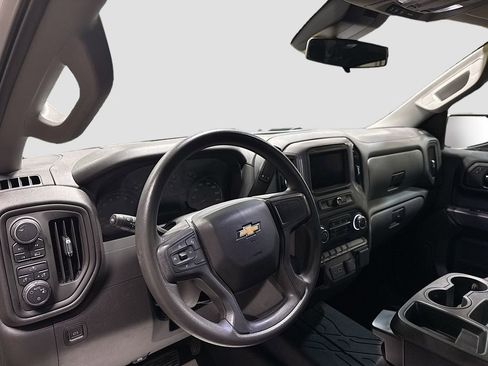 Used 2022 Chevrolet Silverado 1500 Custom image 9