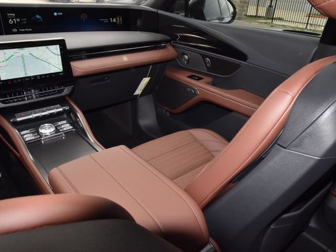 New 2026 Lincoln Nautilus Reserve w/ Jet Appearance Package AWD/4WD image 17