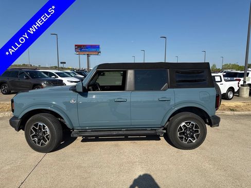 Used 2023 Ford Bronco Outer Banks AWD/4WD image 3