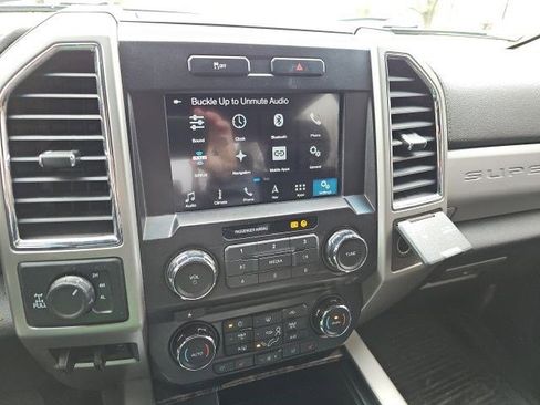 Used 2018 Ford F250 Lariat w/ Chrome Package image 17