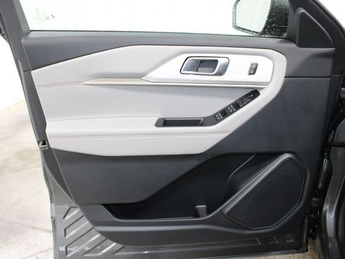 New 2026 Ford Explorer Active w/ Active Comfort Package AWD/4WD image 17