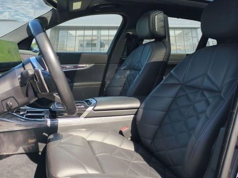 Used 2023 BMW 740i w/ Parking Assistance Package RWD image 28