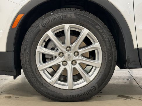 Used 2022 Cadillac XT4 Luxury w/ Cold Weather Package FWD image 12