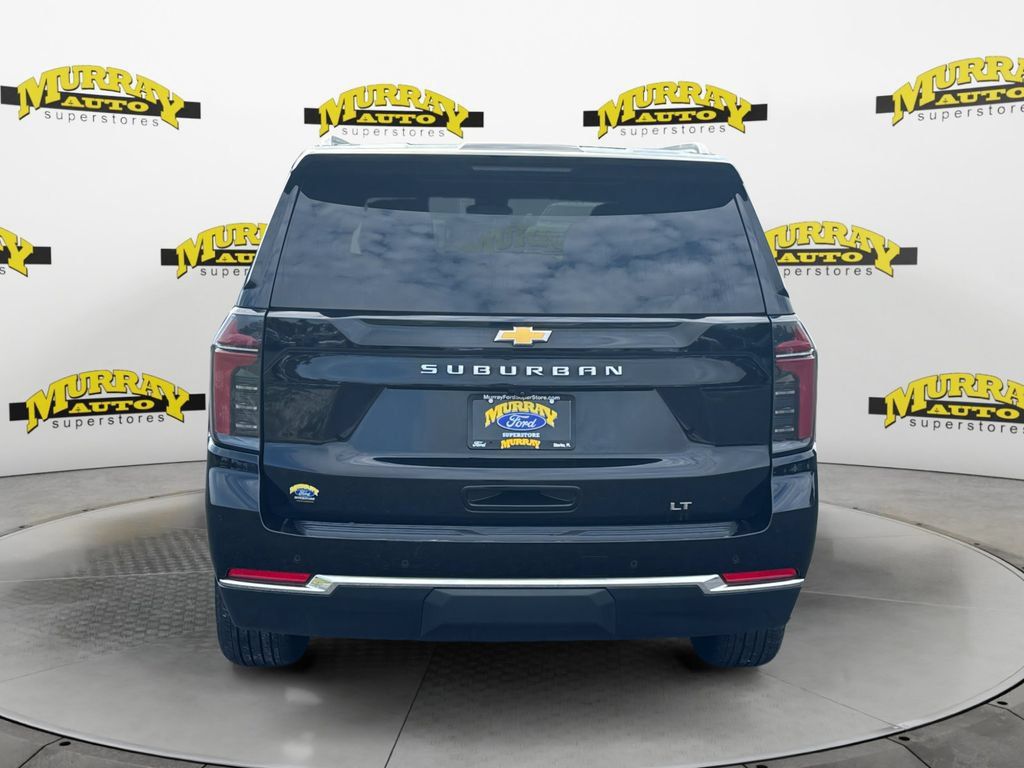 Used 2025 Chevrolet Suburban LT RWD image 5