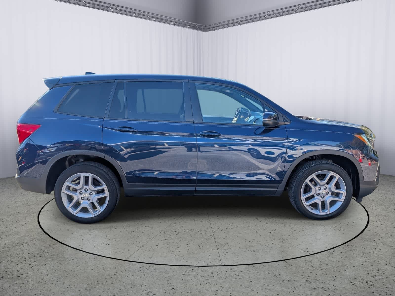Certified 2024 Honda Passport EX-L image 2