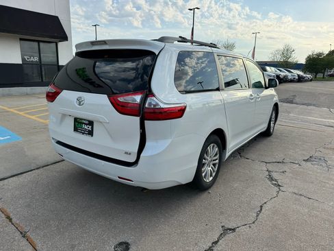 Used 2015 Toyota Sienna XLE Premium image 15