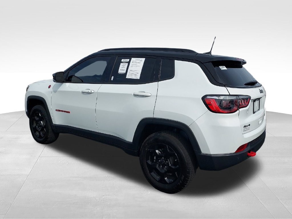 Used 2023 Jeep Compass Trailhawk w/ Sun and Sound Group AWD/4WD image 3