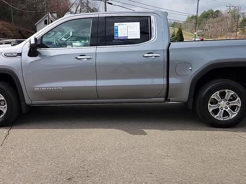 Used 2025 GMC Sierra 1500 SLT image 3