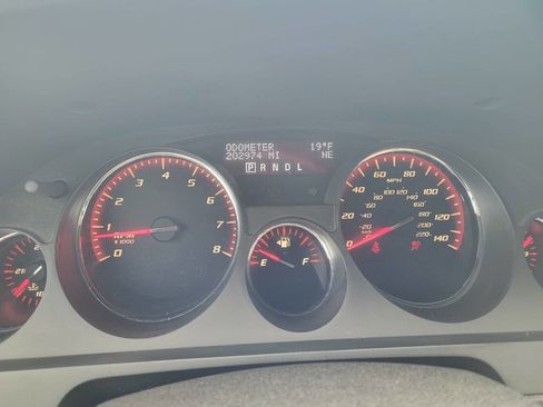 Used 2010 GMC Acadia SLT image 9