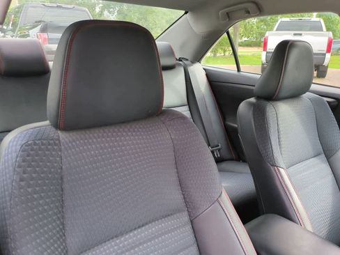 Used 2015 Toyota Camry SE FWD image 7