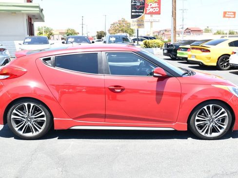 Used 2016 Hyundai Veloster Turbo FWD image 8